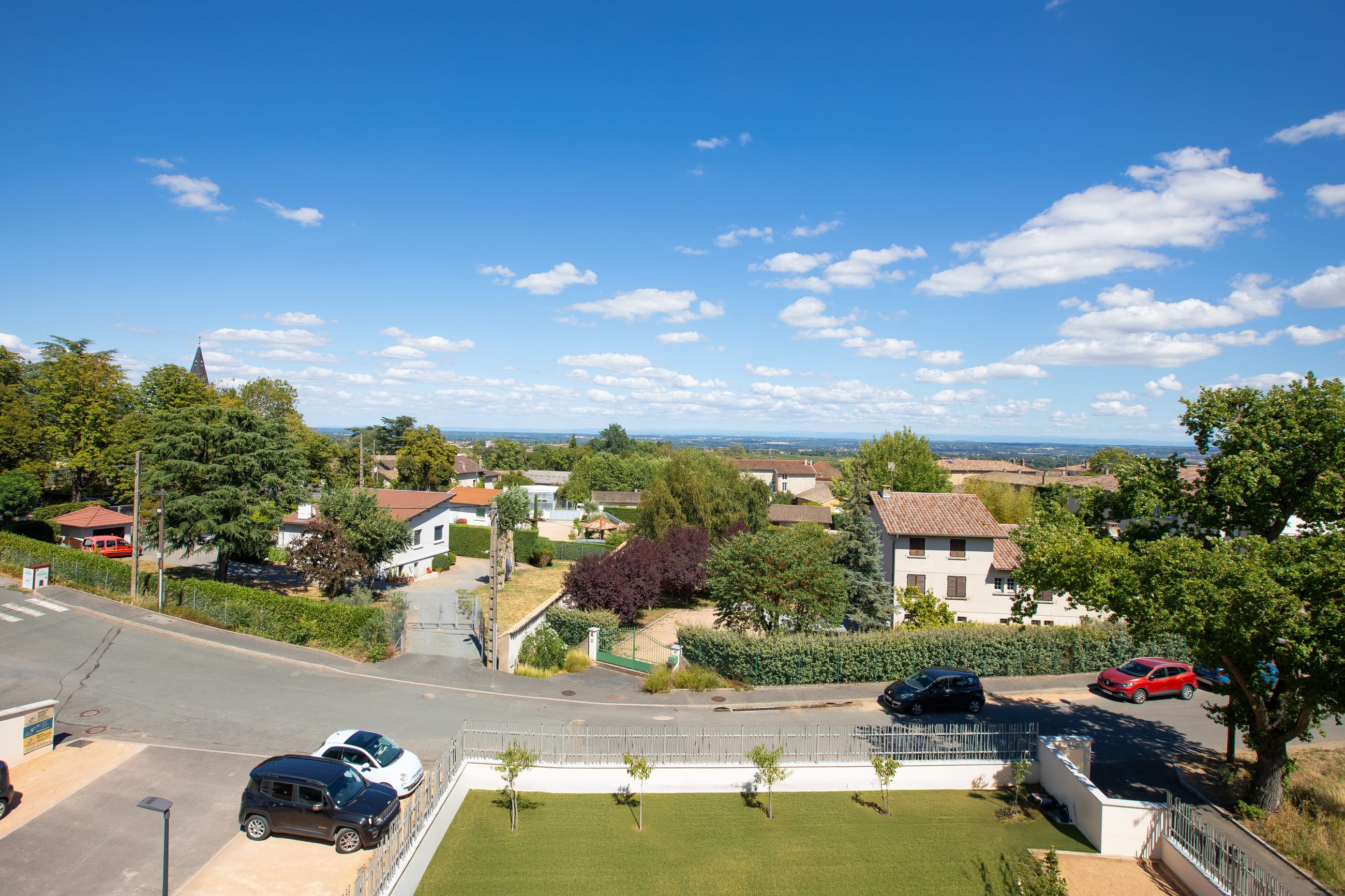 Vue panoramique sur le Beaujolais depuis le rooftop des Chaptalines